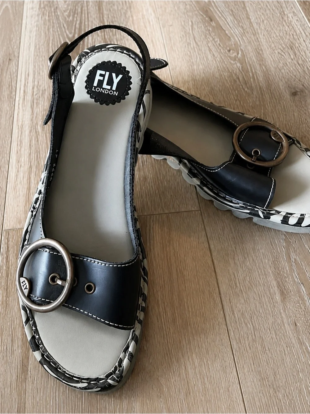 FLY London Tram723fly Leather Slingback Platform Sandals Black White EU 41 US 10